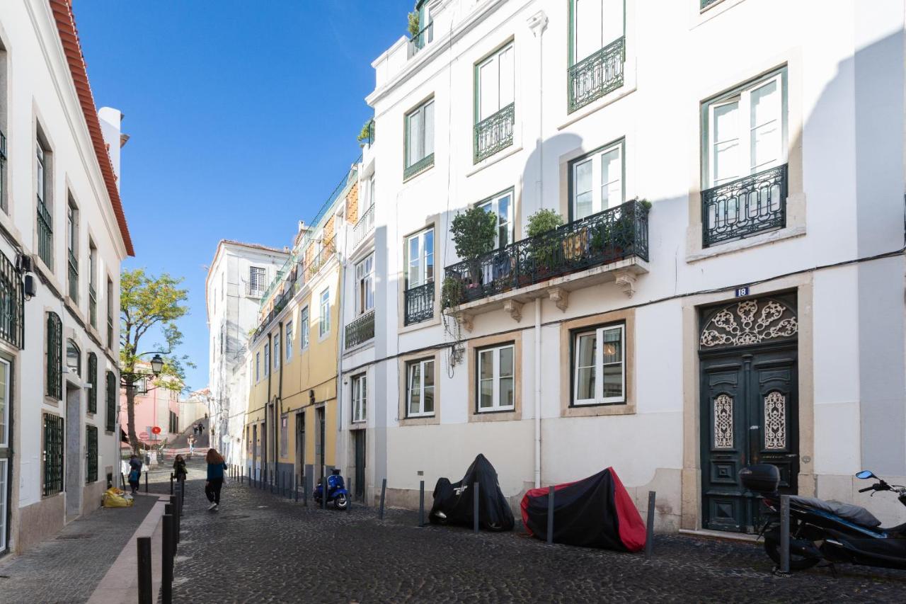Alfama Charming With Amazing River View And Terrace Apartment Lissabon